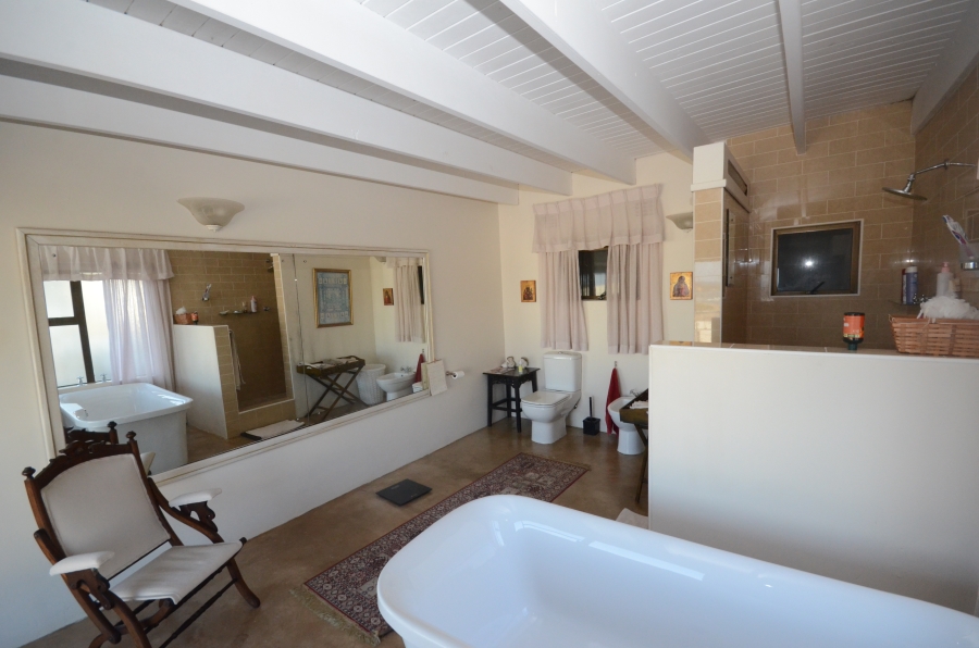 5 Bedroom Property for Sale in Blue Bend Eastern Cape